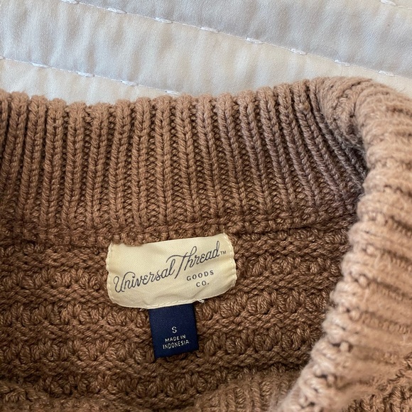 Target sweater - Picture 4 of 4